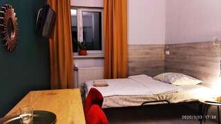 Отель Hotelik Krakowiak Ярослав Стандартный двухместный номер с 1 кроватью или 2 отдельными кроватями-1